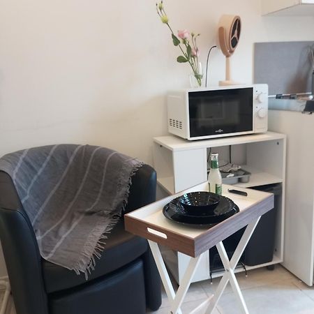 Studio De 14M2 Dans Une Maison Cagnes-sur-Mer Exterior foto