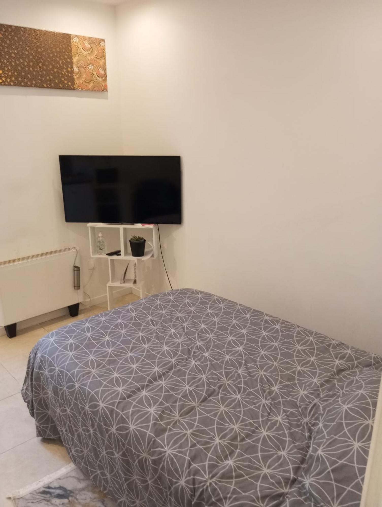 Studio De 14M2 Dans Une Maison Cagnes-sur-Mer Exterior foto
