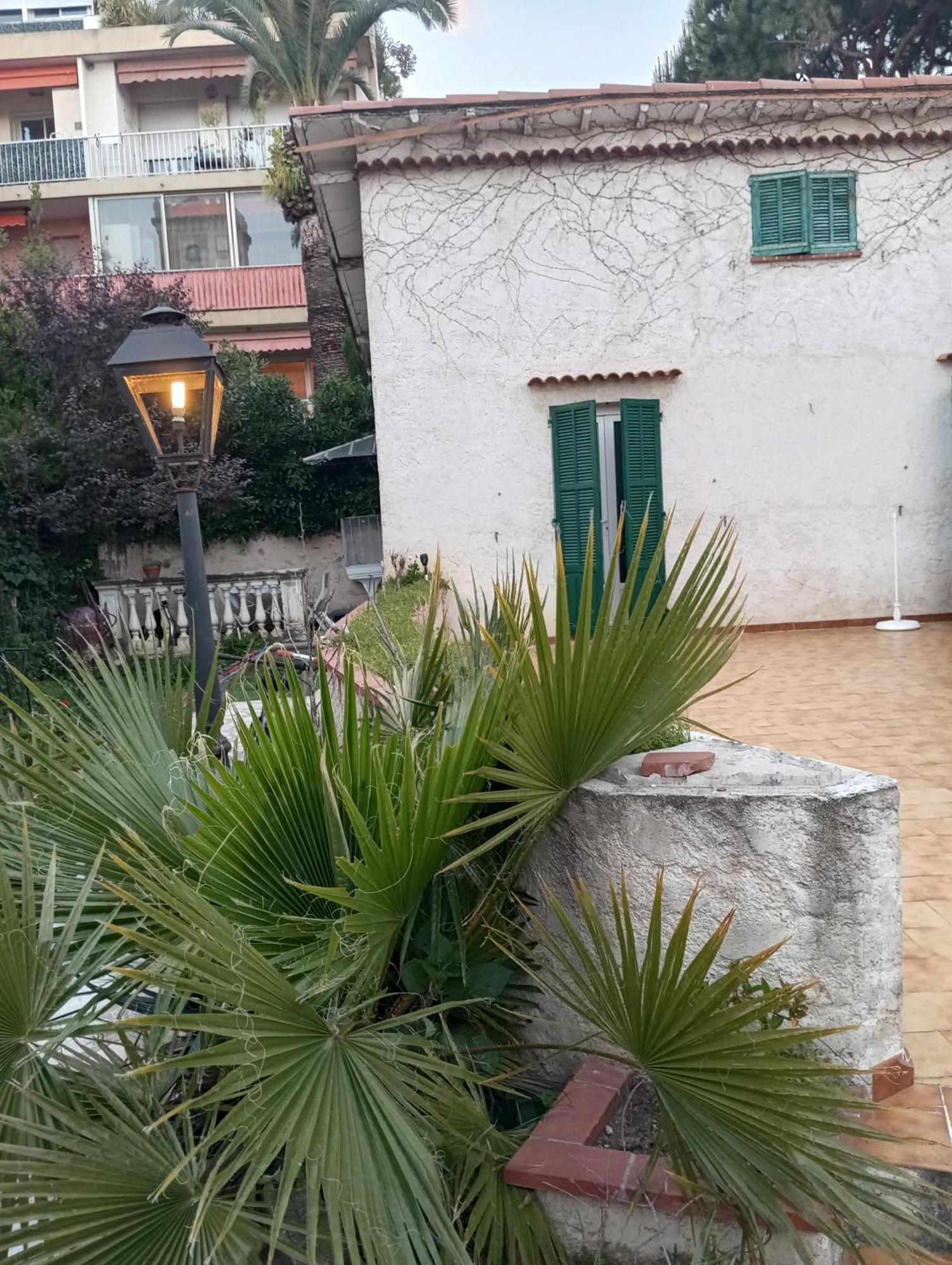Studio De 14M2 Dans Une Maison Cagnes-sur-Mer Exterior foto